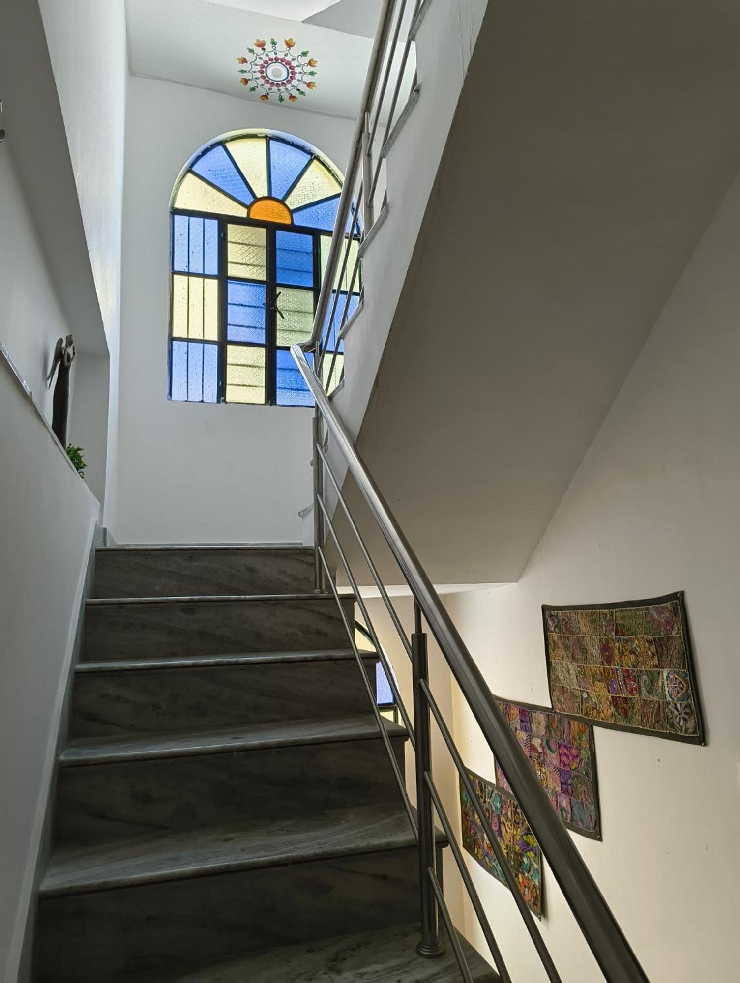 Rising Shemesh Home Stay Udaipur Exteriör bild