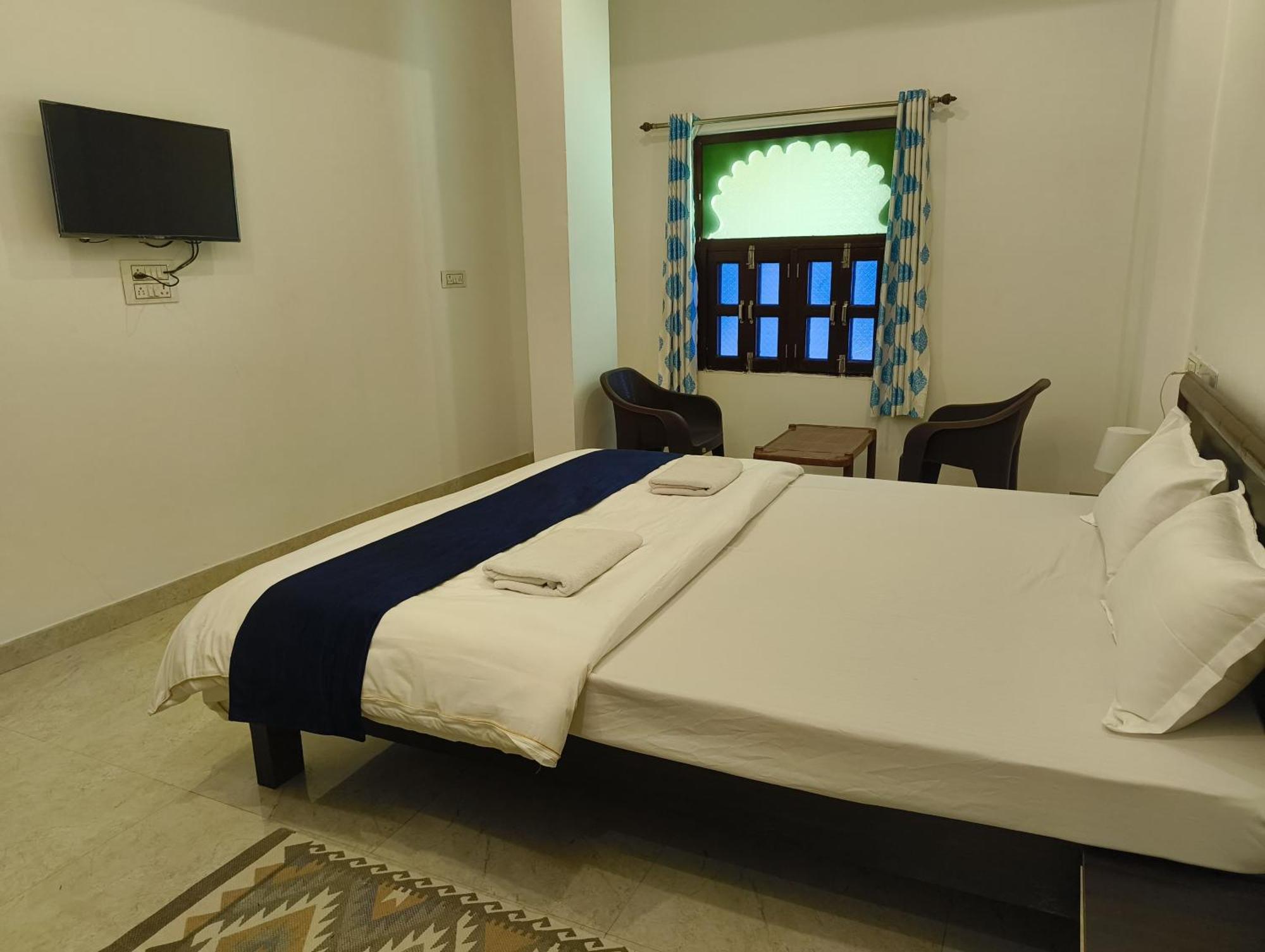Rising Shemesh Home Stay Udaipur Exteriör bild