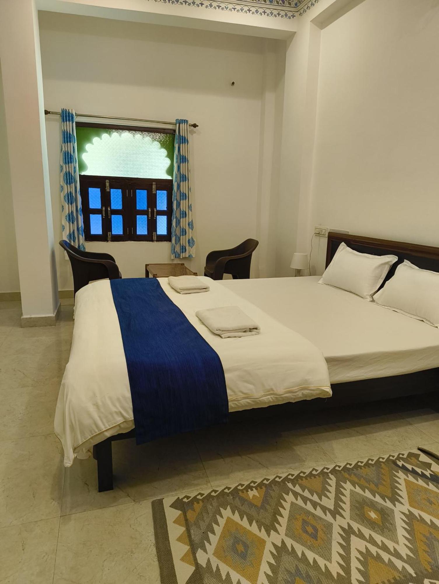 Rising Shemesh Home Stay Udaipur Exteriör bild