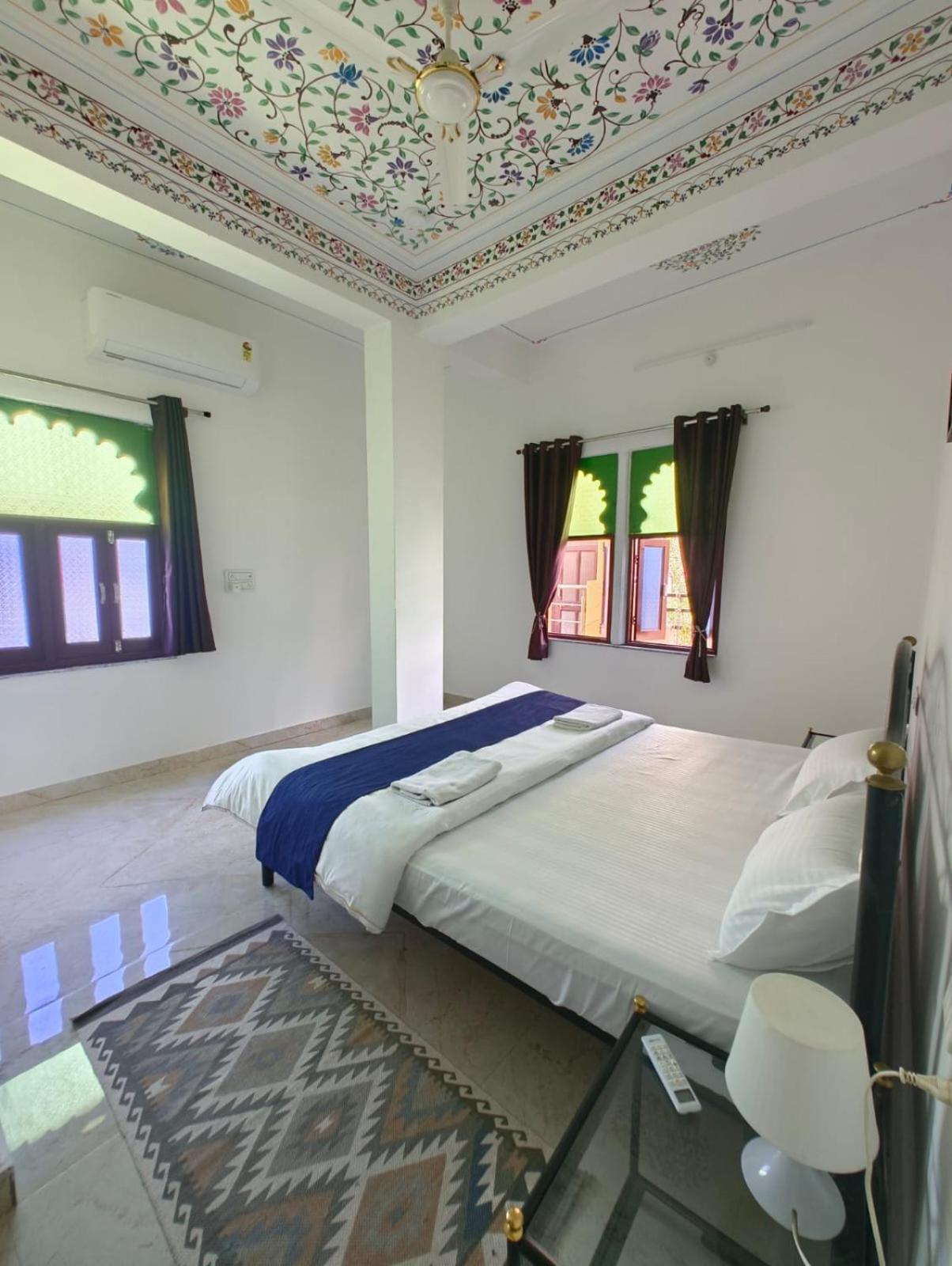 Rising Shemesh Home Stay Udaipur Exteriör bild
