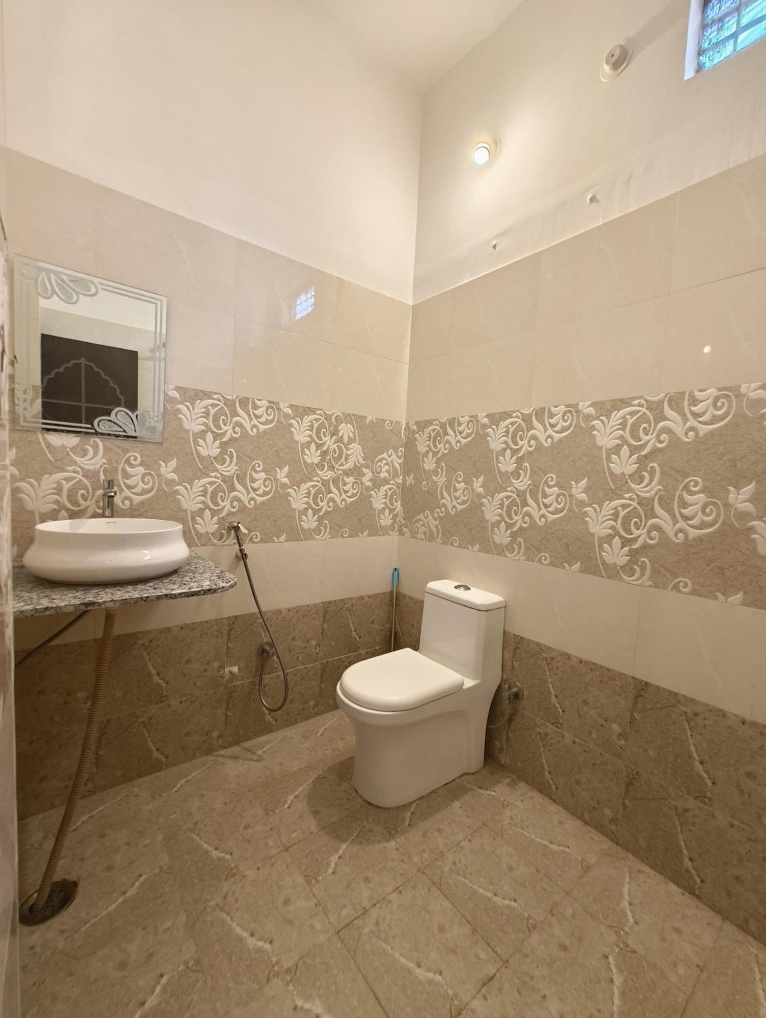 Rising Shemesh Home Stay Udaipur Exteriör bild