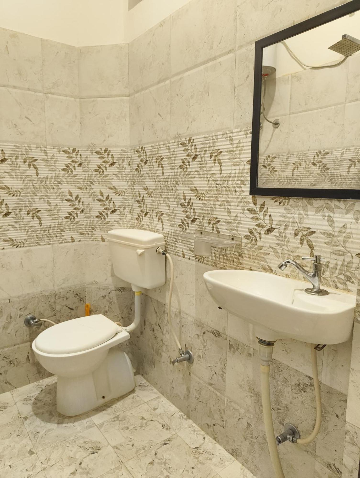 Rising Shemesh Home Stay Udaipur Exteriör bild